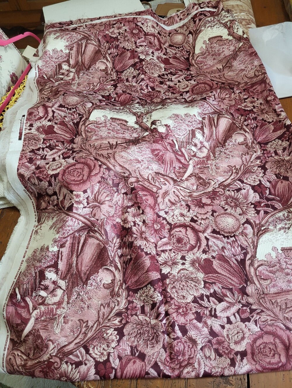 Vintage 5th Avenue Designs Floral Toile Fabric In Dusty Rose